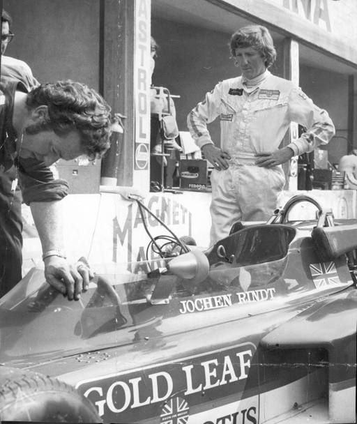 Jochen Rindt si accinge a salire per l&#39;ultima volta sulla sua Lotus prima di perdere la vita, prove GP Monza, 5 settembre 1970